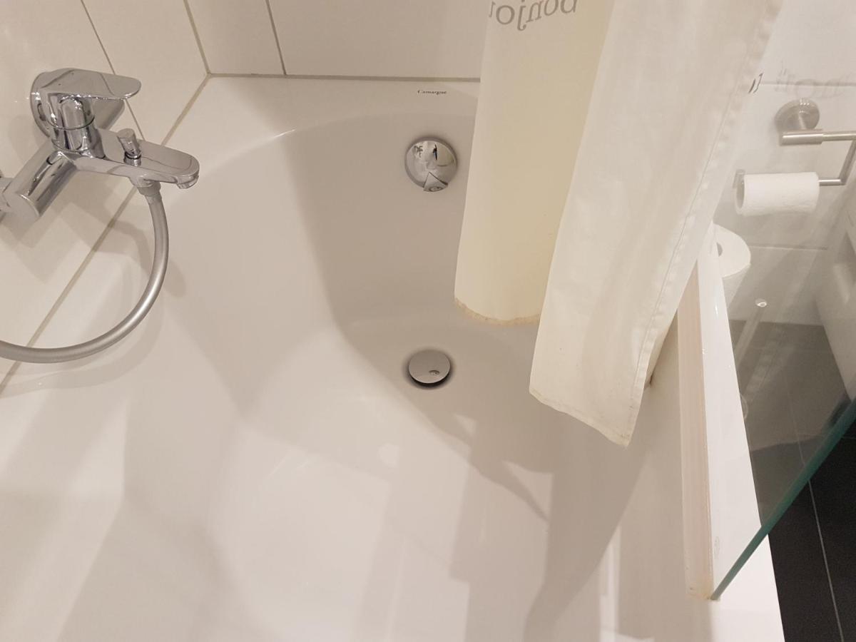 Zimmer Mit Eigenem Bad In Maerchenstadt! Heidelberg Buitenkant foto
